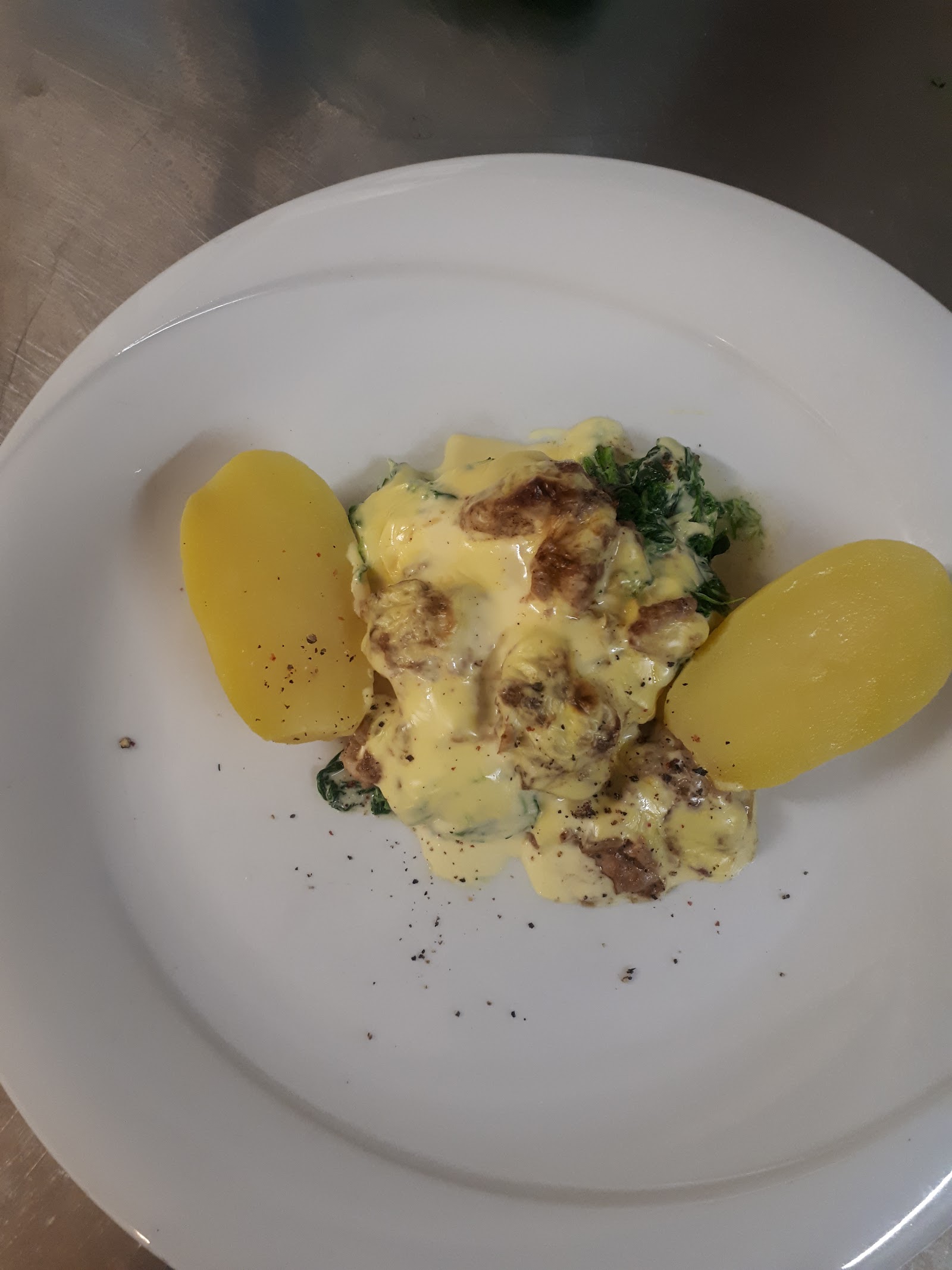 Klassisches Wiener Schnitzel mit Erdäpfelsalat